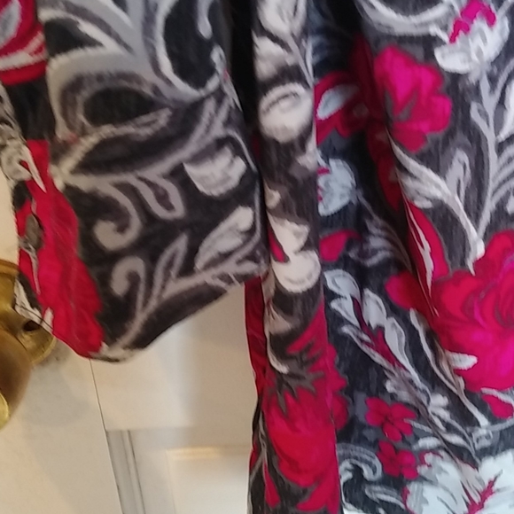 Croft & Barrow 2X Multi Colored Shirt. - Picture 5 of 5